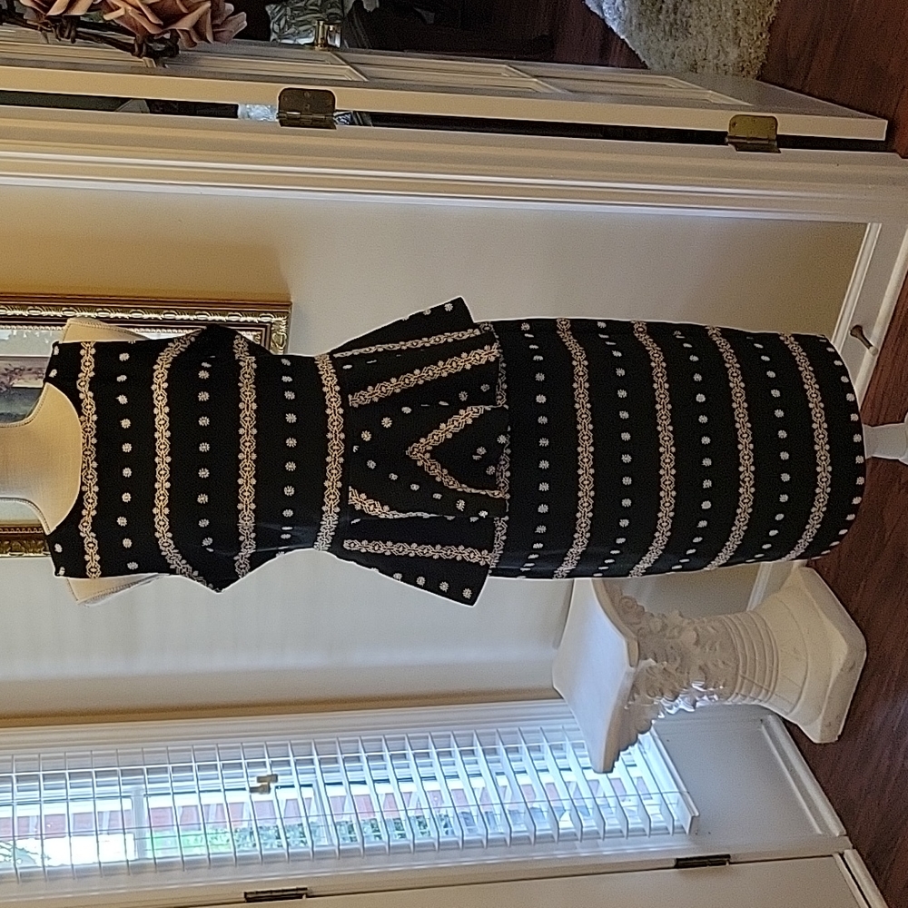 7th Avenue NY&Co black white embroidered sleeveless 2pc peplum skirt set…MED NEW